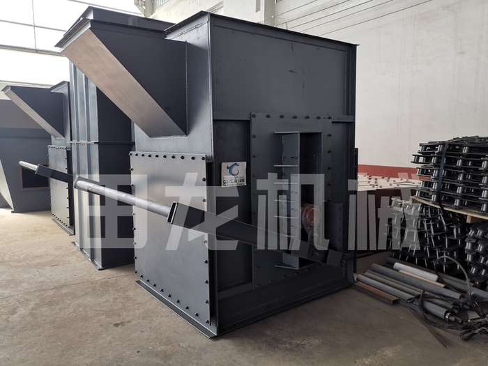 環(huán)鏈斗式提升機機頭和機身展示！